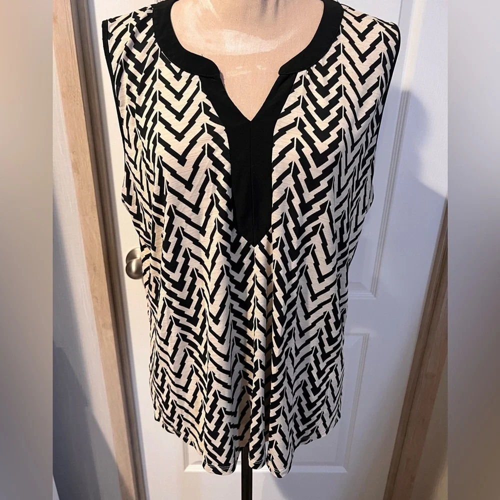 Corvia sz XL b,ack and tan tank top